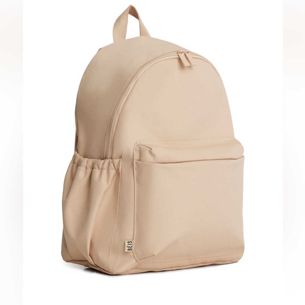 THE BÉISICS BACKPACK IN BEIGE
$78 gently used 
COLOR Beige